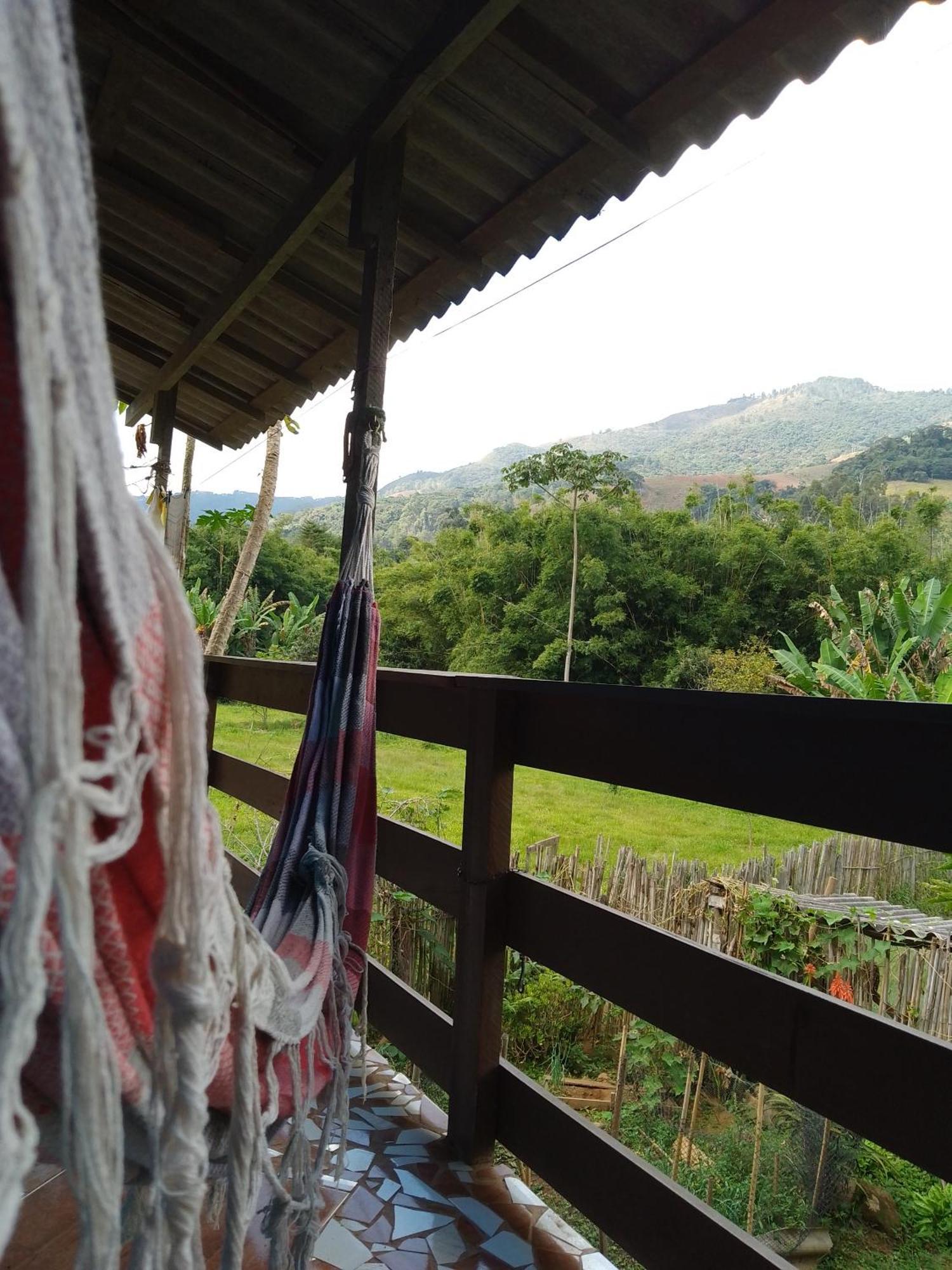 Villa Rancho Pe Da Pedra à São Bento do Sapucaí Chambre photo